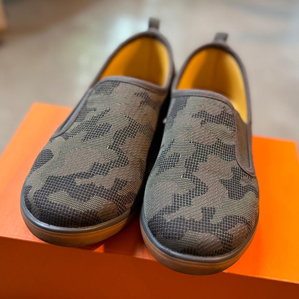 EUC - Livie & Luca Size 2Y Youth Little Kids RIDGE Olive Camo Sneakers Shoes